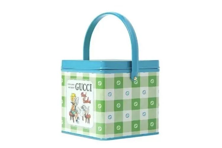 奢侈大牌推出大葱包、黄瓜包？！网友吐槽：蘸酱吃咱能炫几个…