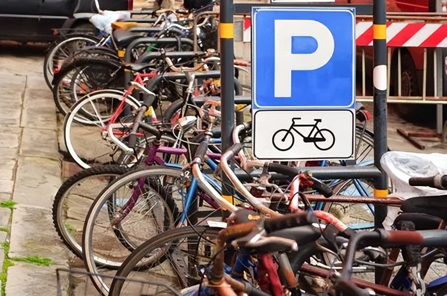 比起曾在西安徐家庄的日子，现在的生活就像是让风薅了