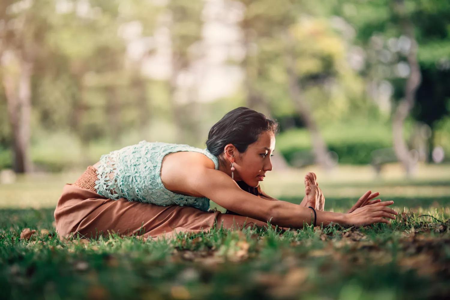缓解胀气瑜伽动作,适合排胀气的瑜伽动作有哪些