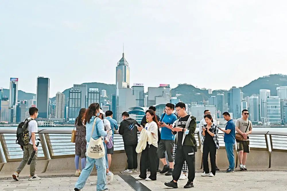 新型*局骗**！港男报旅游团，被女职员车轮战2小时，差点没了30万