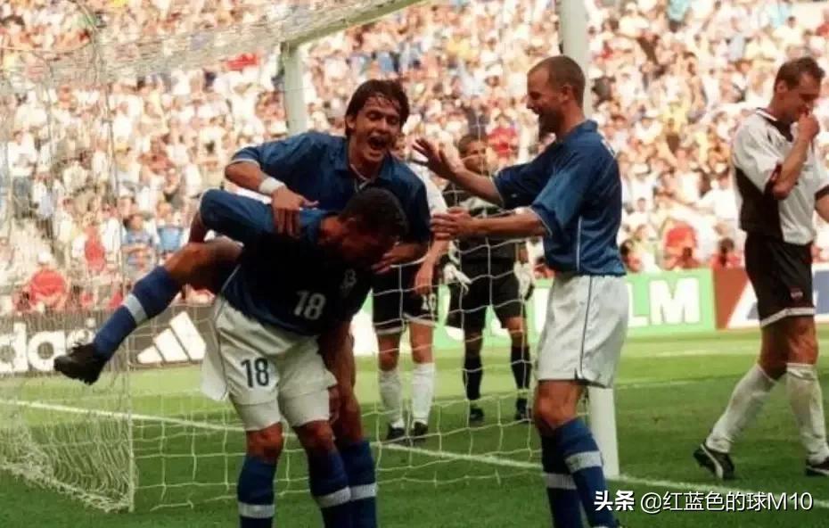 足球初恋穆勒,足球初恋的视频