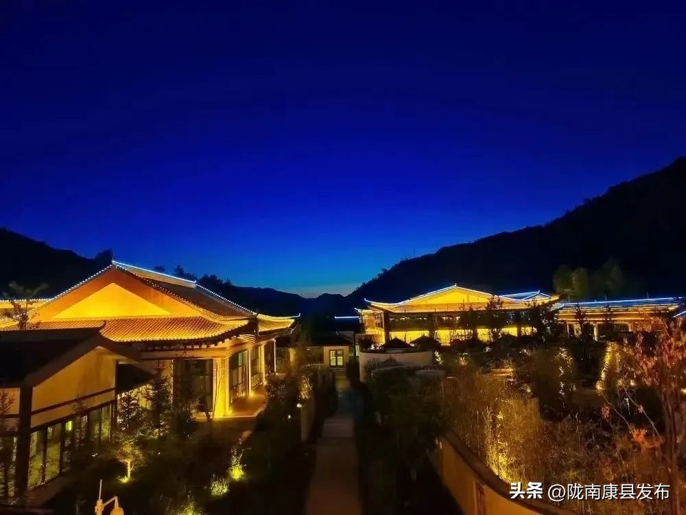 浜斾竴搴峰吇鏃呮父,浜斾竴搴峰吇搴﹀亣鏀荤暐