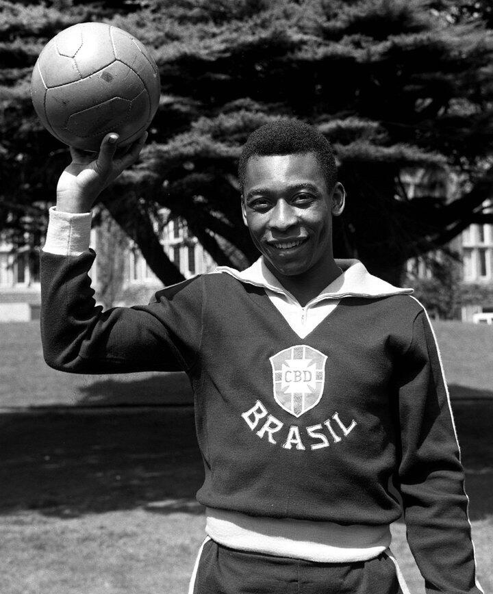 我的名字叫埃德松·阿兰特斯·多·纳西门托