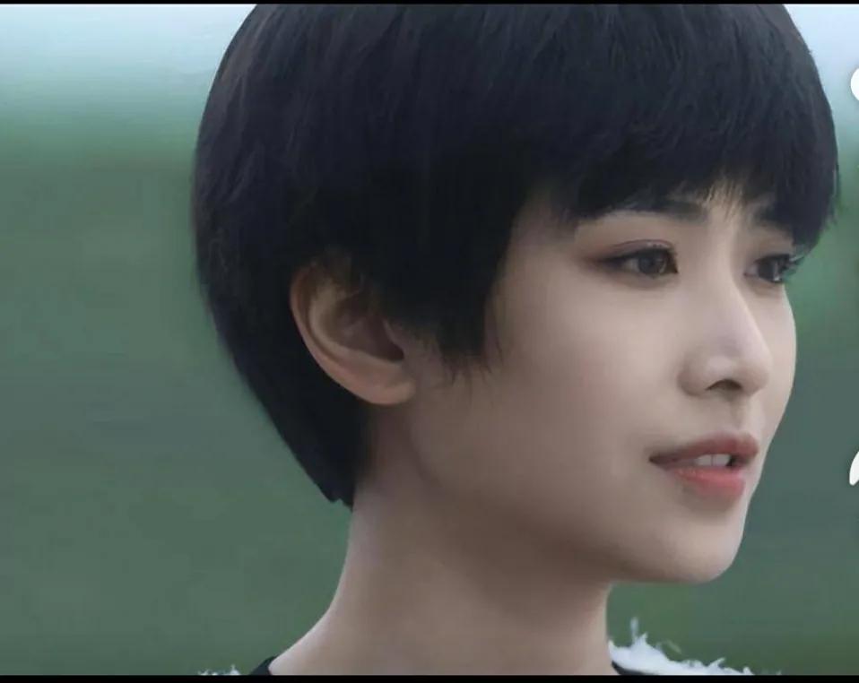 盘点那些一眼让你惊艳的短发美女,难得一见的超高颜值的短发美女