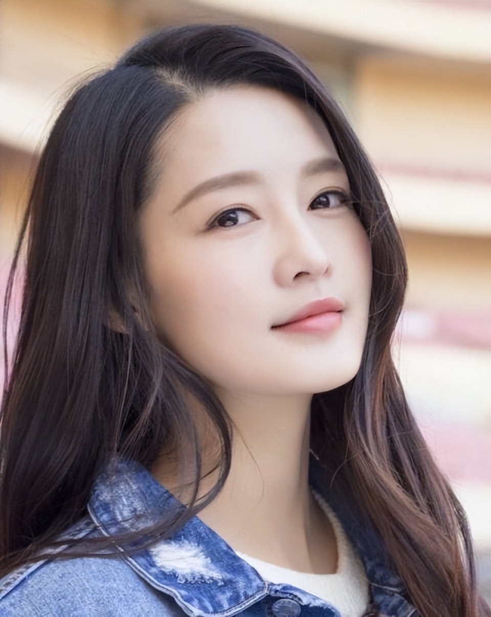 假借拍戏之名公然“揩油”,摸胸、抓臀、脱外衣,该管管了