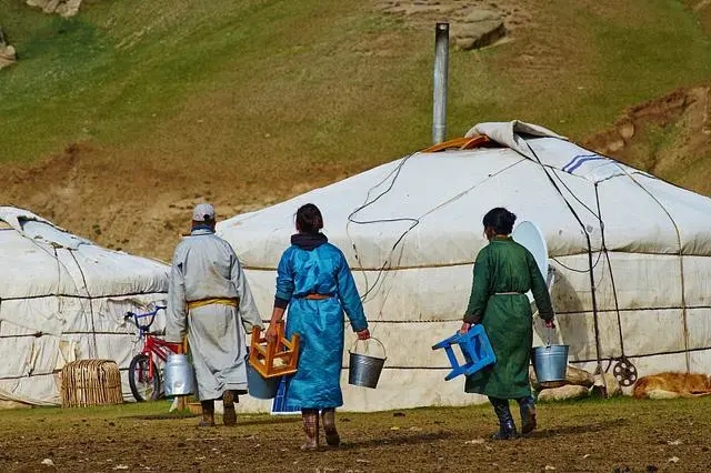 *土稀**等贵重金属资源来之不易,应如何保护及节制开采?