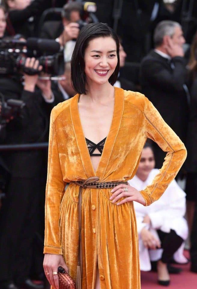 超模刘雯身价,时尚模特刘雯