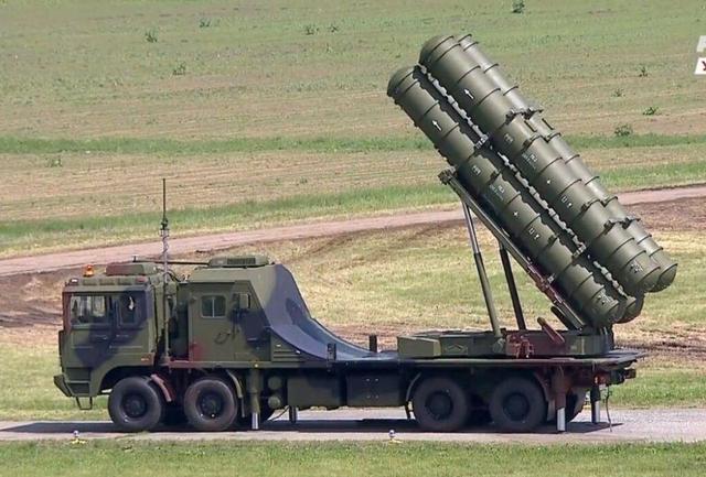塞尔维亚订购中国导弹，交付却超时，面临北约阻挠，运20无法送货