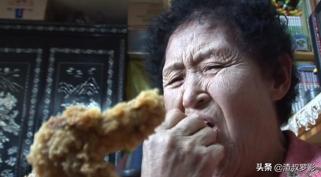 韩国老人吃洗洁精,韩国吃洗洁精的老奶奶