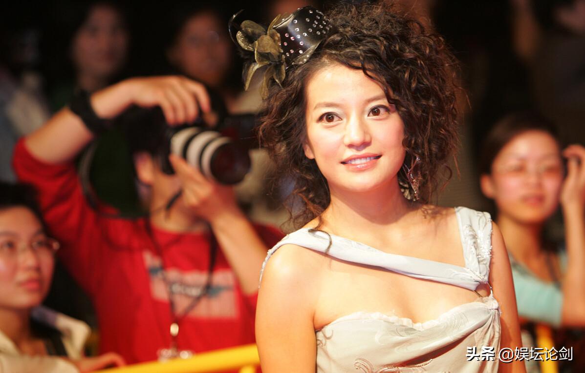 从赵薇到周迅到杨幂,当年演小燕子的赵薇近况如何