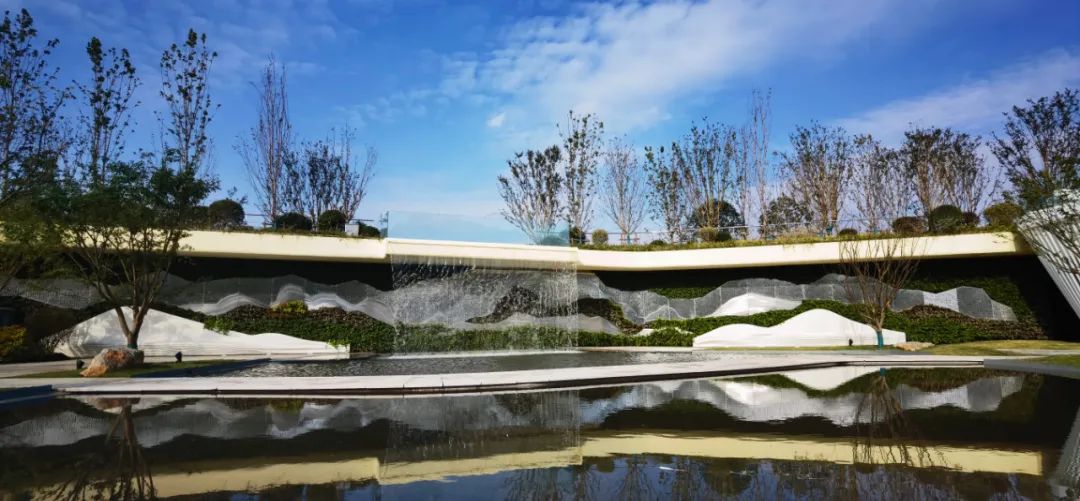 国内首个3D打印的可居住建筑交付，50小时建成！