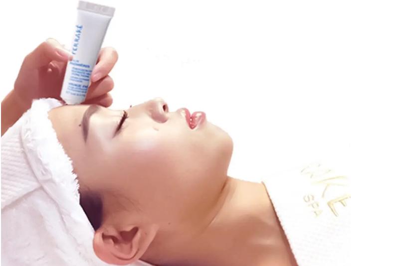 如何打扮自己又年轻又时尚,如何打扮自己才能吸引男性