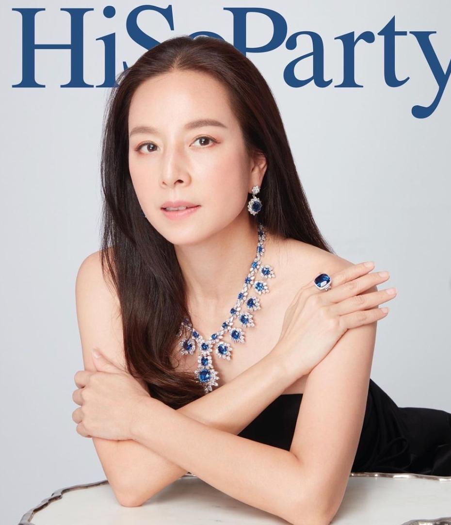 56岁泰国第一名媛：带球队打入世界杯，还是泰王“白月光”?