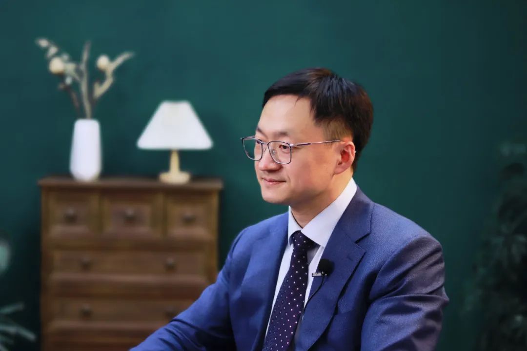 诉讼律师的“超级甲方”思维—访北京己任律师事务所高级顾问龙非