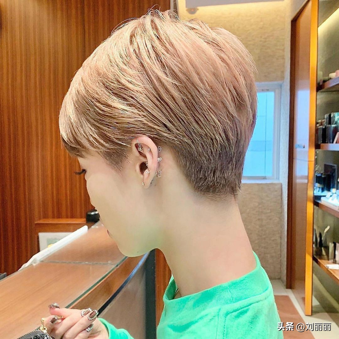 最流行的女士超酷短发,锁骨短发的新年百变造型
