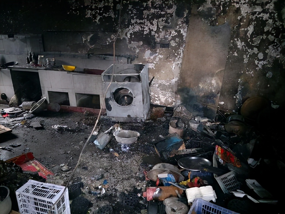 洗衣机爆炸炸出石头,洗衣机爆炸飞出巨石