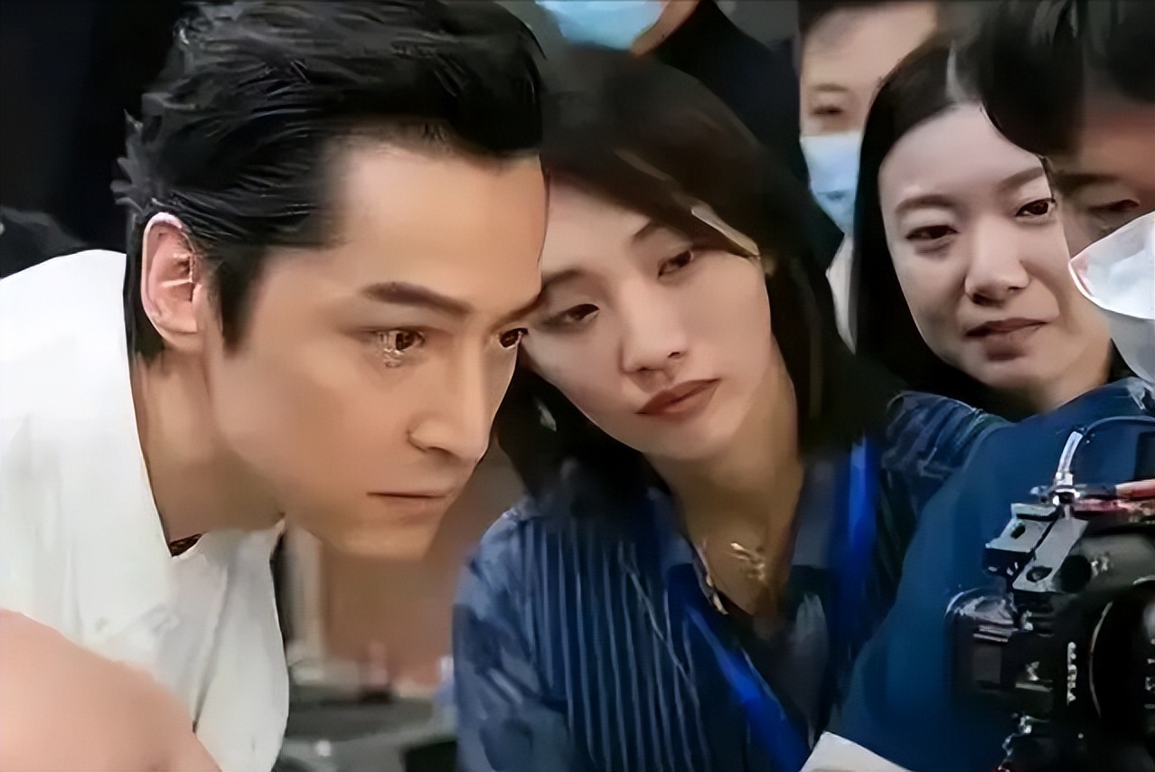 胡歌老婆黄曦宁的资料,胡歌老婆黄曦宁差几岁