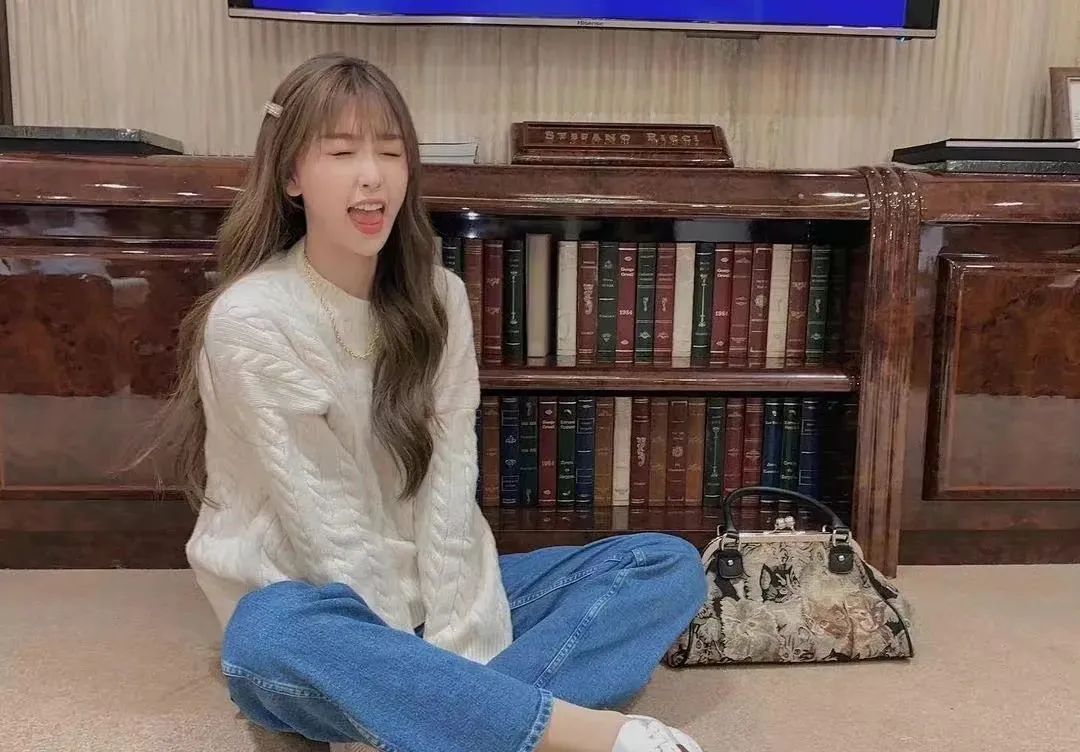 江疏影王丽坤张俪,江疏影和张俪是一个人吗