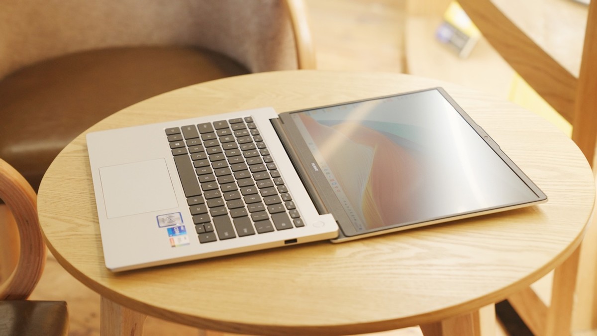 华为超联接笔记本MateBookD14：轻薄护眼联接强，学习需求全满足