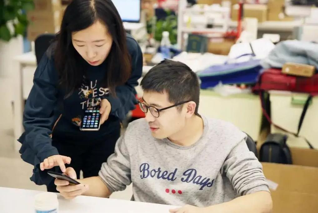 性格内向的人注定适应不了职场,性格内向的人怎么混职场