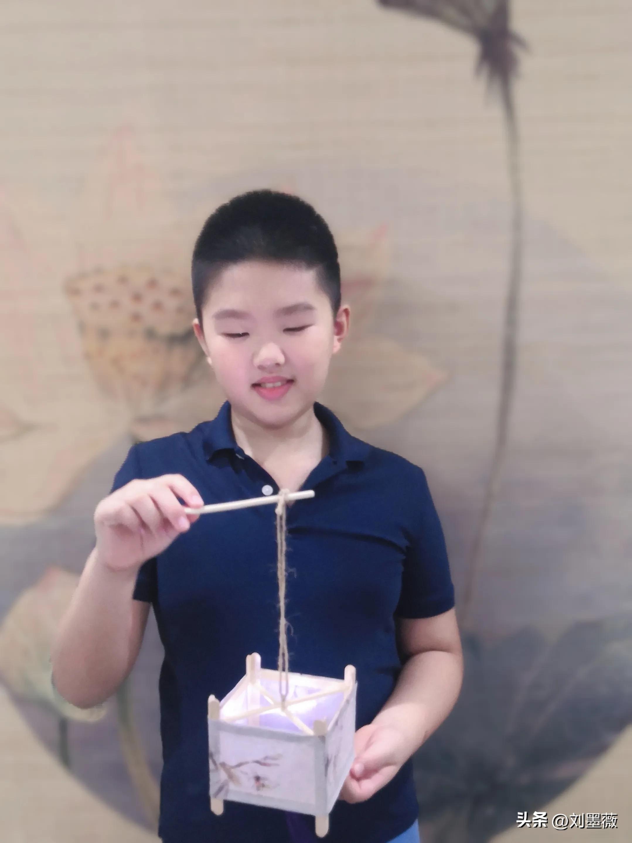 小朋友做的礼物盒,小朋友手工灯笼里面的灯用什么