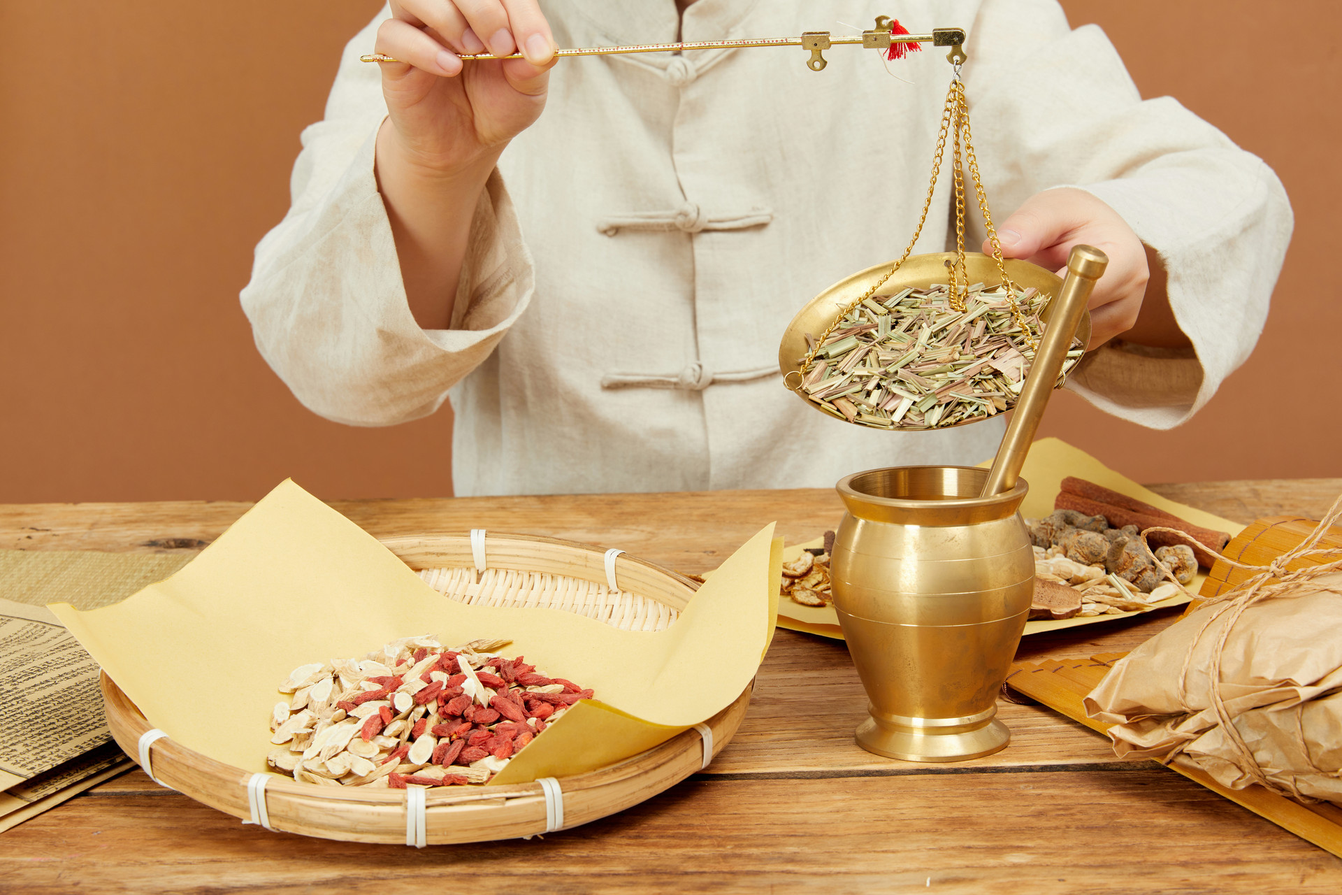 晚上出汗什么原因引起,出汗与阴虚有关系吗