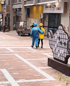 猪八戒的钉耙比悟空谁强,孙悟空金箍棒和猪八戒的九齿钉耙