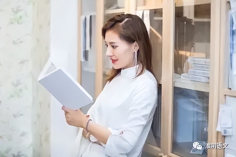 与书为伴主题散文朗诵,与书为伴的唯美短文