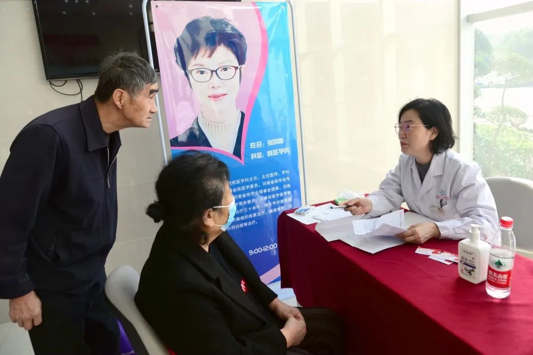 迎三八促健康免费义诊暖人心,民盟走进乡村义诊温暖人心