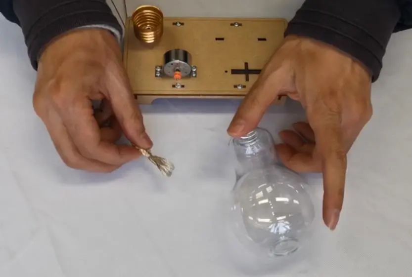 科学小制作发电灯,手工制作磁铁发电节能灯