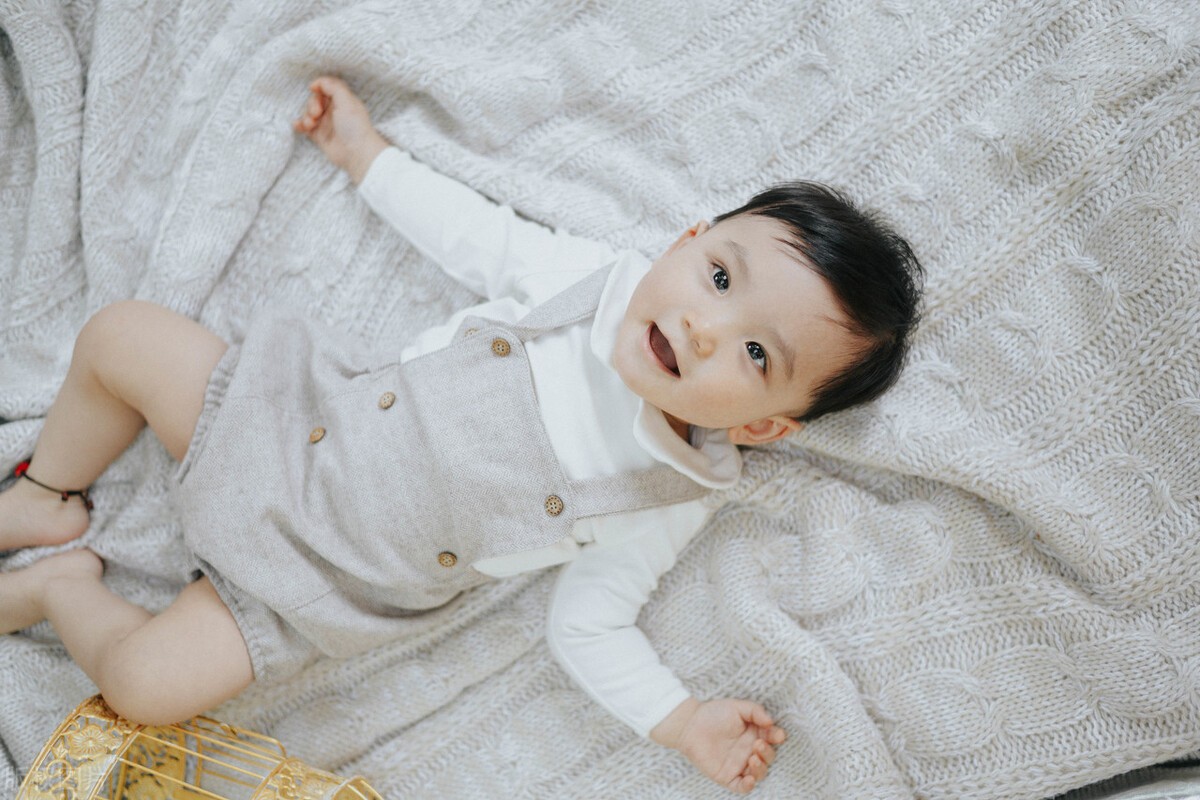 给娃买衣服，究竟挑纯棉的还是全棉的？买错了可能花钱不讨好