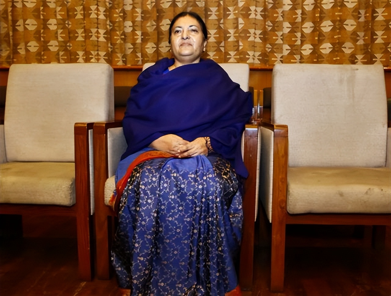 小国女总统硬刚印度力挺中国，面对印军*力武**威胁直接派兵对峙