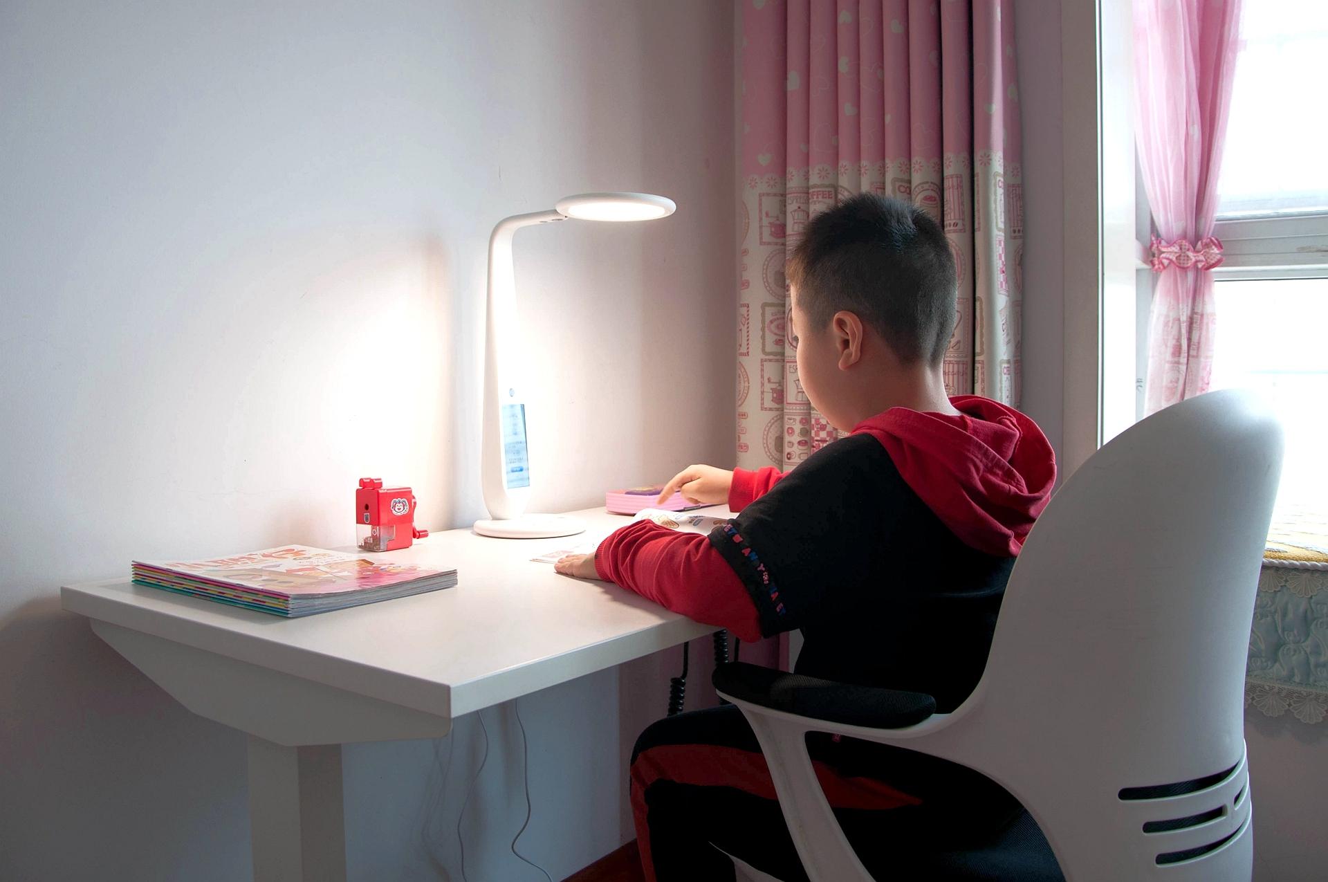 培养好习惯提高学习效率,网易有道智能护眼学习台灯