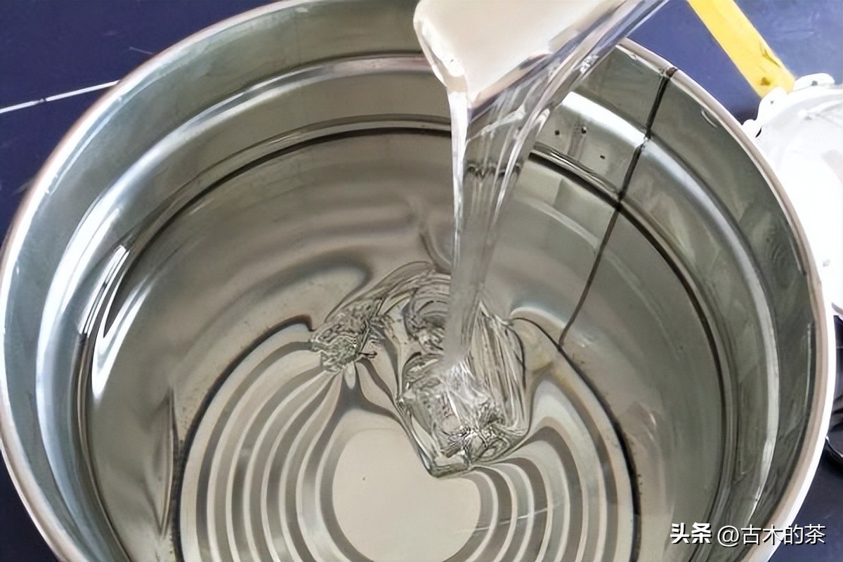 用于环氧树脂和氰酸酯共聚物的苯基膦酸铜的阻燃性和热性能