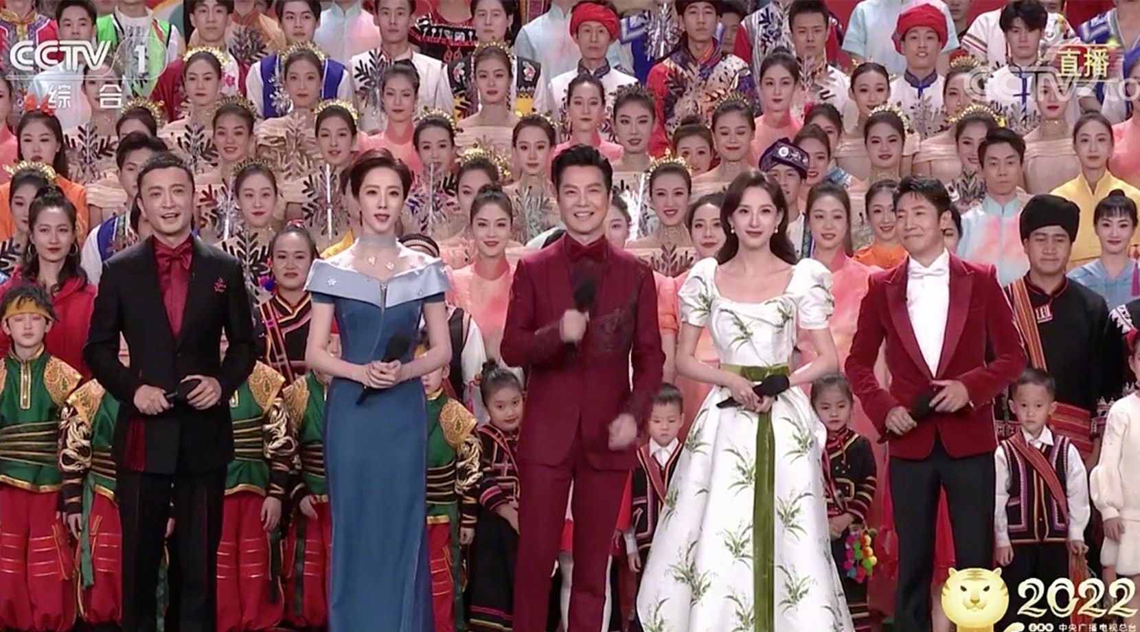 足球女主播都有哪些,足球女观众神仙颜值