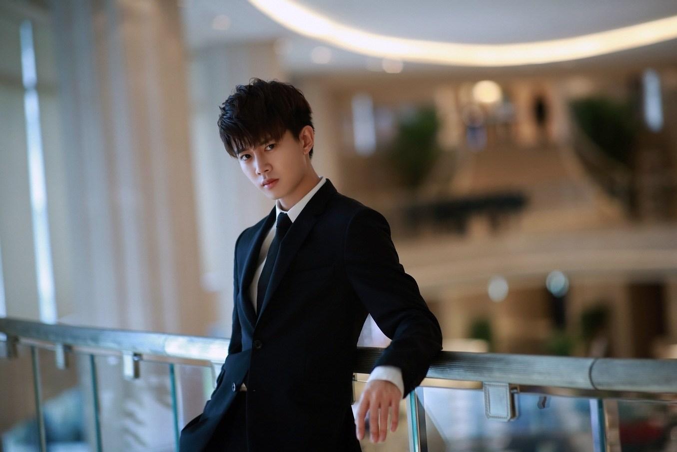 为角色增肥20斤专注演技不惧外表,为瘦到65公斤努力视频