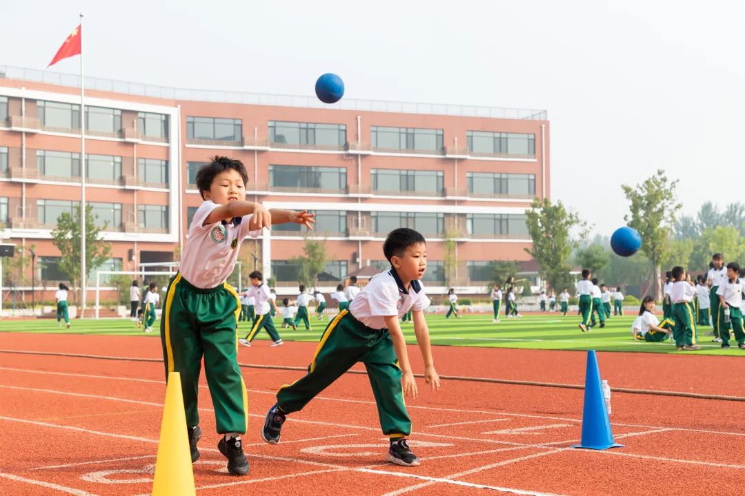 房山育新学校,喜迎二十大奋进新征程开启新时代