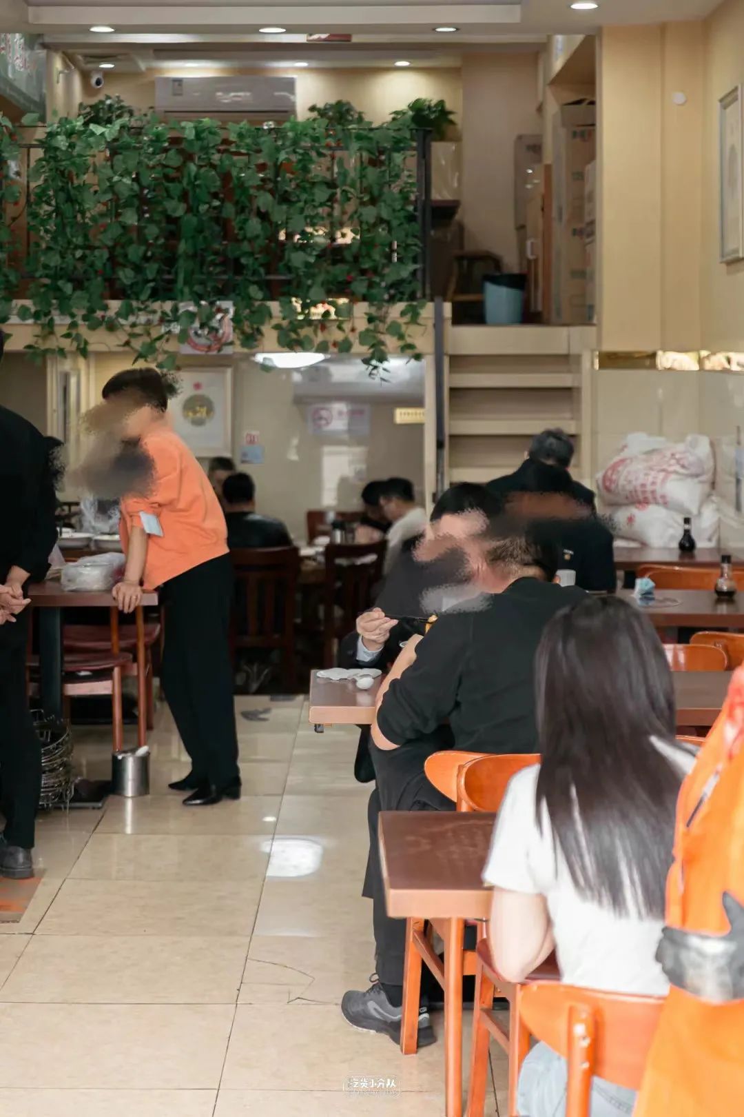 朋友带了特产给我吃要怎么感谢,朋友送的吃的吃出了家乡的味道