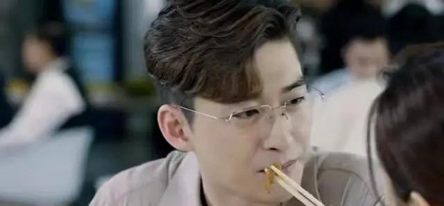 被占便宜的这6位女星,有人当场扇耳光还击,有人却指责网友心脏