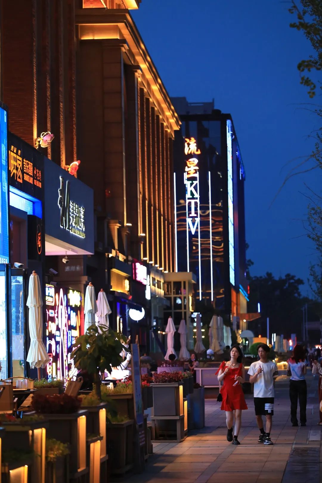 郑州比较好玩的风情街,郑州十大特色街区