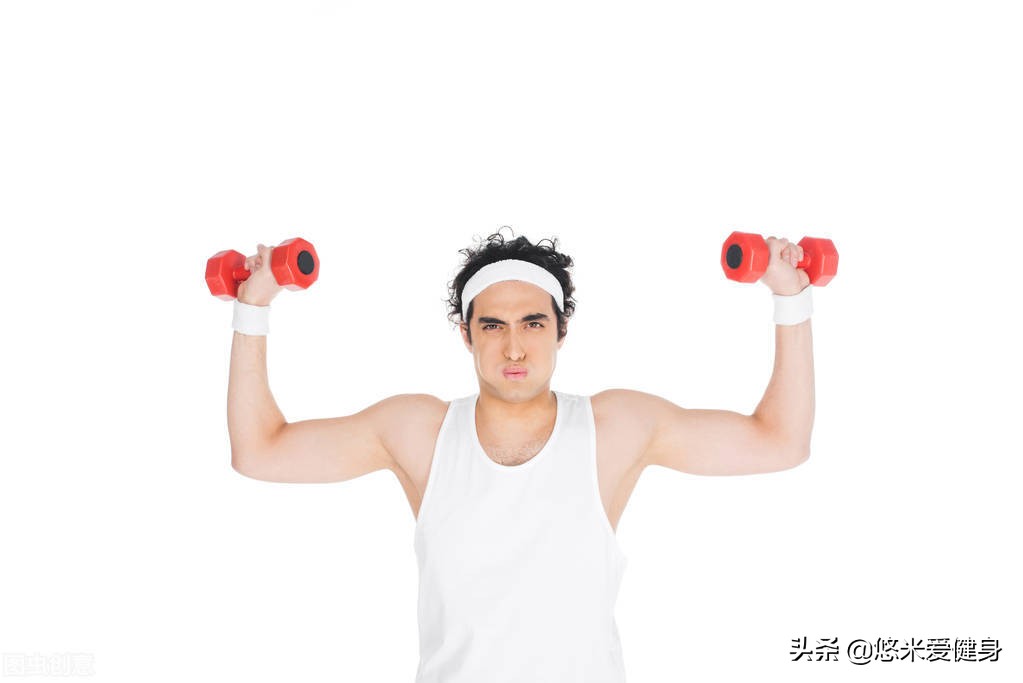100斤瘦人增肌增重哑铃详细计划,瘦人怎样锻炼增肌