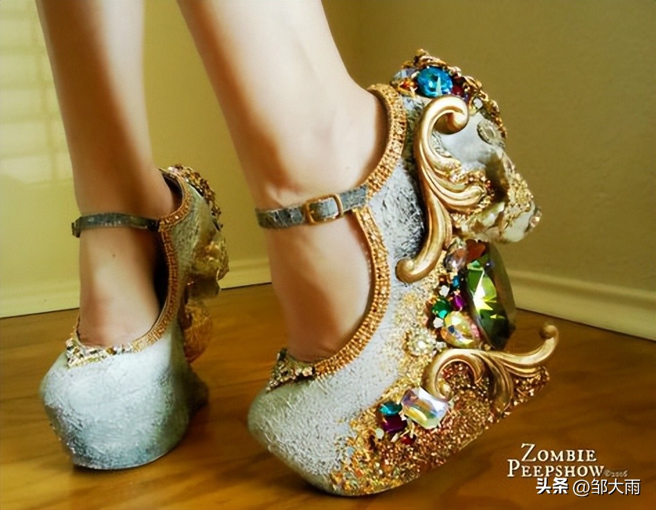 盘点潮牌奇怪鞋子,盘点10双你未见过的奇葩鞋子