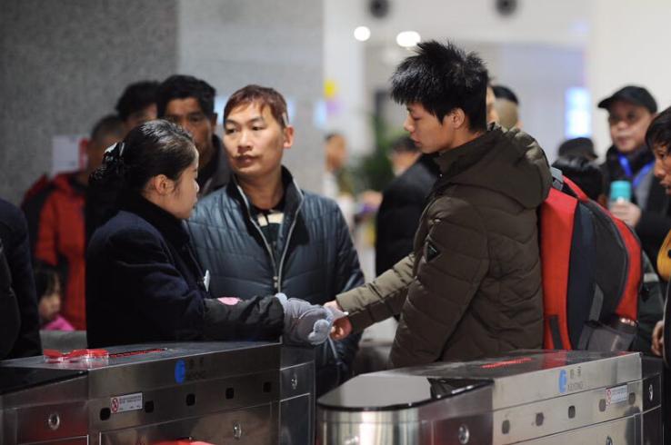 春运期间网约车司机活多吗,网约车司机工作月收入