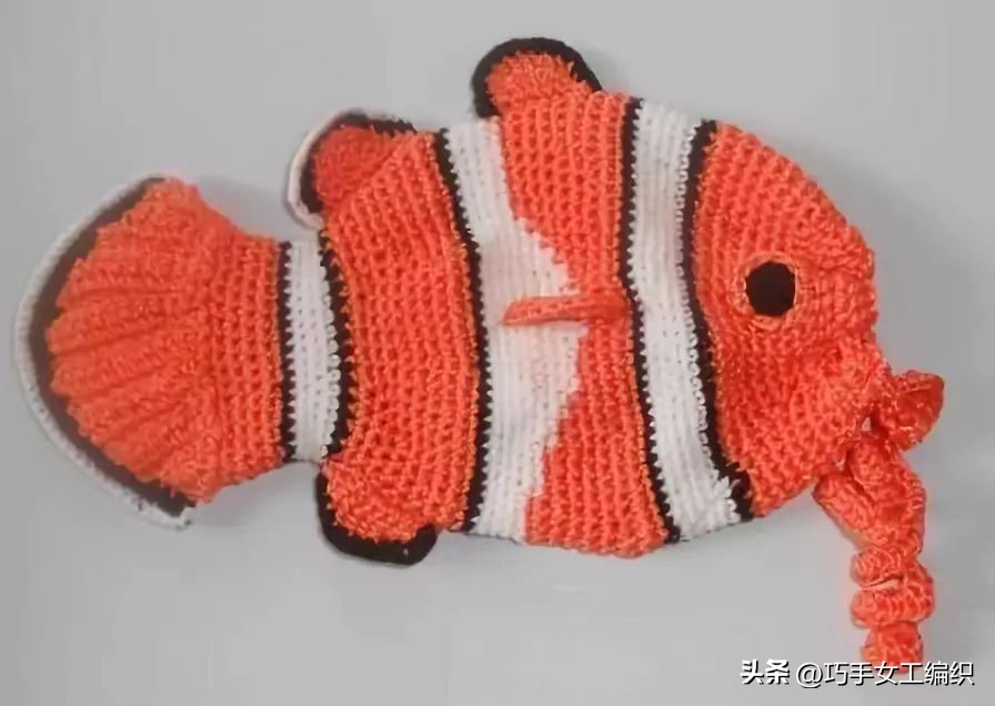 她只用零线就把鱼钩出了百变的花样，还超实用，真是太聪明了！