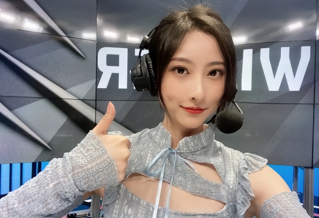 lpl女解说四朵金花名场面,lpl女解说和火星包冲突