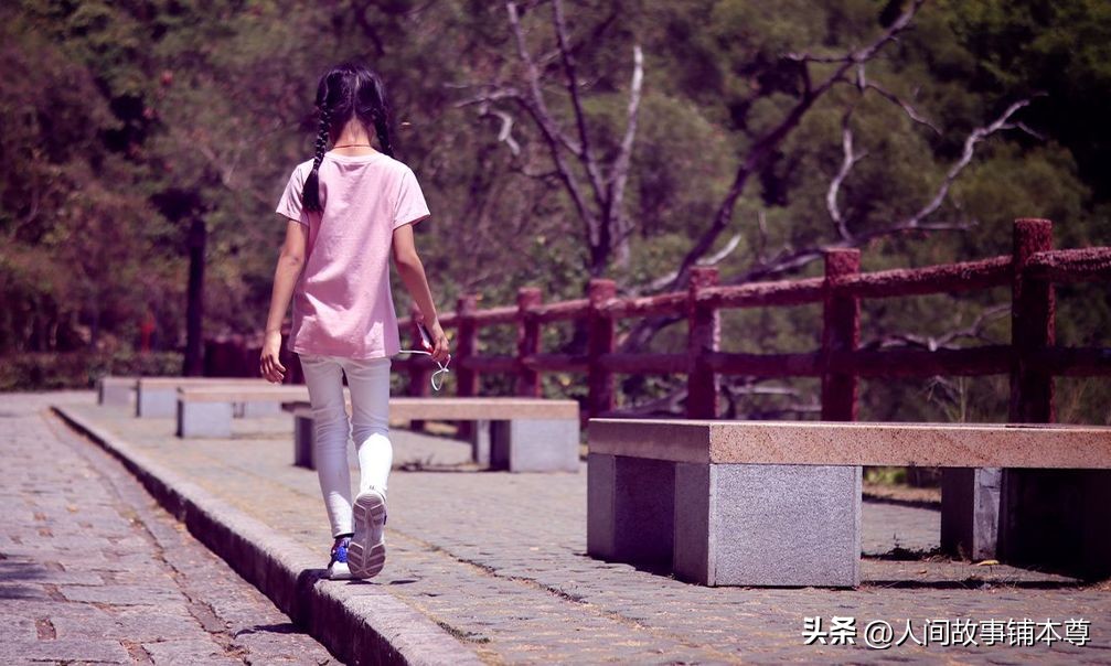 生下二胎婆婆只送了一袋梨,生完孩子婆媳矛盾立马爆发了