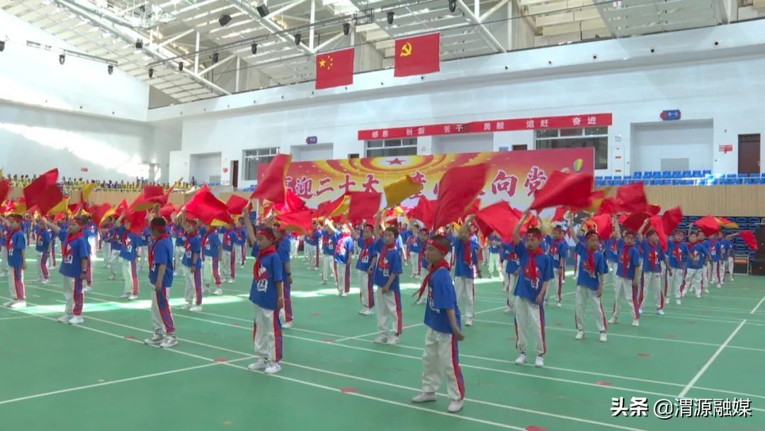渭源县“喜迎二十大童心永向*党**”庆祝省第十四次*党**代会胜利召开暨“六一”国际儿童节文艺展演精彩纷呈