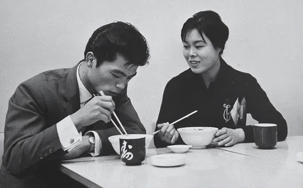 “私”小说鼻祖《棉被》：露骨地描写，大胆地暴露，私在何处？