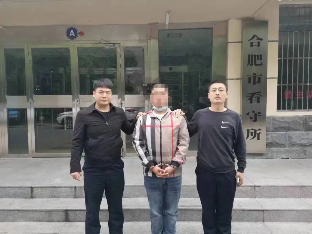 帮别人办卡是什么罪行,帮别人办卡有哪些风险