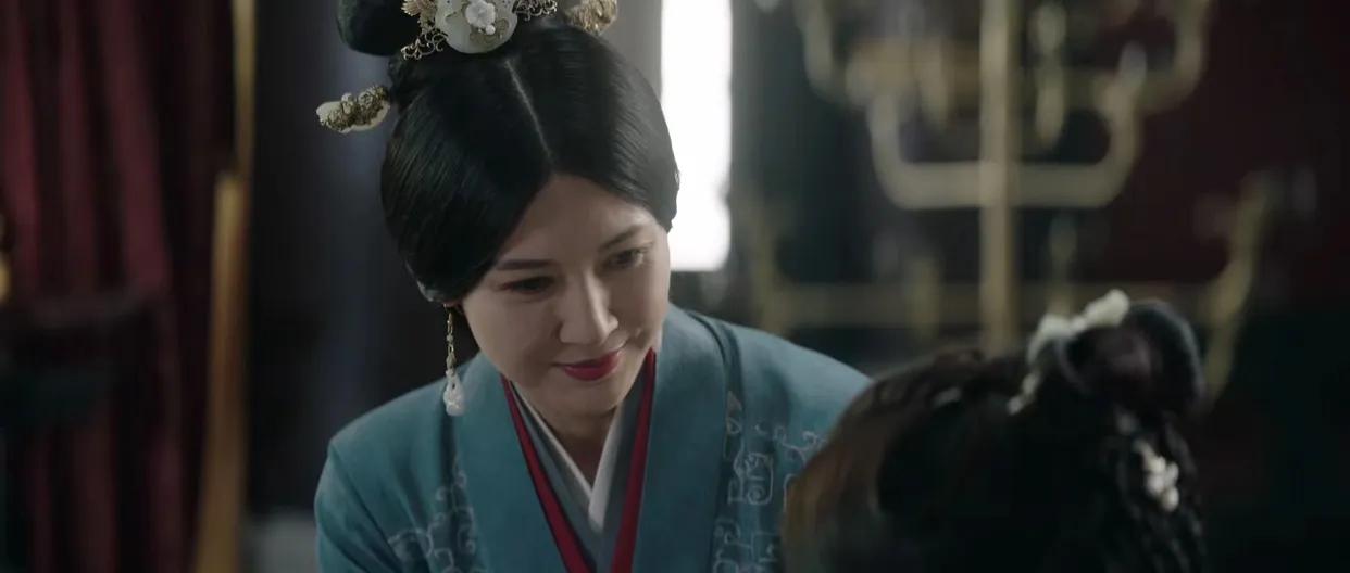 月圆中天，玉寄人间——影视剧里的“高大上”美饰盘点第1辑